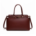 Borsa tote bordeaux in ecopelle con fibbia dorata e tracolla rimovibile inclusa - Borsa Singola Amaranto / Borgogna