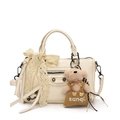 Borsa in ecopelle beige con rivetti, nappe e ciondolo a forma di orso in stile biker - Con Ciondolo / Bianco Sporco