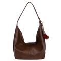 Grand sac hobo marron foncé avec pendentif en peluche et texture en similicuir lisse - Marron