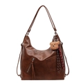 Bruine vintage hobo tote tas met een beertje en geweven kwastje op witte achtergrond - Met Hanger / Bruin