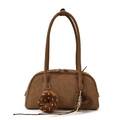 Große Retro-Schultertasche aus mattem Leder in Braun mit Plüschanhängern - Mit Anhänger / Khaki