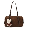 Bolso tote vintage de ante marrón con asas de cuero y un accesorio de conejo de peluche - Con Colgante / Marrón