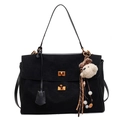 Bolso tote retro de ante negro con cierres giratorios dobles y colgante moderno - Negro Con Colgante