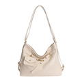 Schicke beige Tragetasche mit dekorativem Diagonalgurt und kleinem abnehmbarem Beutel - Weiß