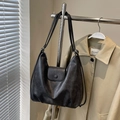 Borsa hobo vintage in pelle PU nera con doppia tracolla e patta a chiusura magnetica - Nero senza Ciondolo