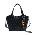 Borsa a secchiello intrecciata nera con trama a rombi e ciondolo etnico decorativo - Nero