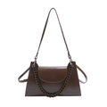 Bolso de hombro retro marrón oscuro en cuero PU pulido con cadena y cierre de solapa - Marrón