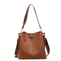 Borsa tote intrecciata color caramello con tracolla in pelle e tessuto rigato - Griglia Marrone
