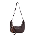 Borsa hobo in pelle opaca marrone scuro con tracolla regolabile e ciondolo a cane - Con Ciondolo / Marrone