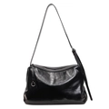 Borsa a tracolla minimalista in pelle nera lucida con tracolla regolabile e metallo - Nero