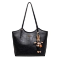Grande borsa tote vintage nera in ecopelle con grazioso ciondolo a forma di coniglio - Con Ciondolo / Nero