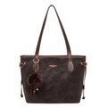 Bolso tote de cuero sintético marrón oscuro con textura de grano y pompón suave - Con Colgante / Marrón