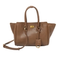 Bolso tote de cuero marrón con placa de logo dorada y correa de hombro ajustable - Marrón