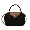 Sac boulette noir mat avec poignées en cuir marron et bandoulière réglable pratique - Noir