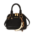 Sac à main noir forme coquillage avec gland en perles de bois et finitions dorées - Noir