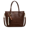 Bolso tipo cubo de cuero sintético marrón oscuro con colgante de cuentas de madera - Marrón