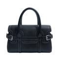 Elegante schwarze Handtasche aus Kieselleder mit weißen Kontrastnähten und festem Griff - Schwarz