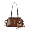 Sac bandoulière en cuir marron avec coutures blanches et charm ours pour femmes - Avec Pendentif / Marron