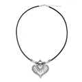 Collar étnico retro con un gran colgante de corazón plateado en cordón de cuero negro - Colgante de Corazón Bohemio Hueco (QNN1197)