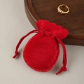Sacchetto per gioielli in velluto rosso con coulisse e bordi ondulati per confezione - 7*9cm / Rosso