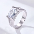 Luxurious S925 sterling silver ring with 4.5 carat oval zircon and pavé diamond band - US 4 / White