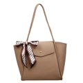 Leder-Shopper mit Litschi-Muster in Khaki, dekorativem Seidentuch und Fronttasche - Khaki