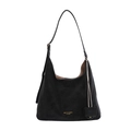 Bolso tote grande de cuero mate negro con detalle de logotipo y colgante - Negro