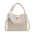 Elegante bolso bombonera blanco crema con asa de pañuelo a cuadros y correa desmontable - Blanco Roto