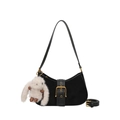 Bolso de hombro media luna negro con hebilla dorada, ante y colgante de conejo - Negro
