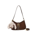 Bolso hobo de ante marrón oscuro con hebilla metálica y colgante de conejo de peluche - Marrón