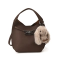 Borsa Hobo in pelle litchi marrone con fibbia in metallo e ciondolo a coniglietto - Con Ciondolo / Marrone