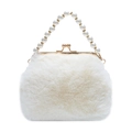 Elegante witte handtas van imitatiebont met parel handvat en gouden vintage sluiting - Wit