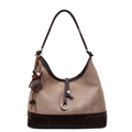 Bolso hobo vintage de ante caqui con correa de cuero y colgante de osito pequeño - Con Colgante / Caqui