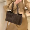 Bolso tote grande de ante sintético marrón oscuro con elegante colgante de nudo - Verde oliva