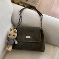 Sac cabas en daim vert olive avec bandoulière chaîne et breloque lapin en peluche - Sans Pendentif / Vert