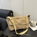 Lässige khakifarbene wasserdichte Nylon-Umhängetasche mit verstellbarem Gurt für Damen und Herren - Khaki