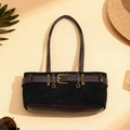 Bolso de hombro retro en negro mate con detalles en cuero marrón y hebilla dorada - Negro