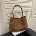 Borsa tote marrone in finta pelle scamosciata dal design minimalista per uso quotidiano - Marrone