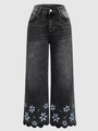 Dettaglio ricamo a margherita e bordi a conchiglia su jeans in denim grigio lavato - S / Nero