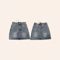 Vista piatta fronte e retro della gonna a trapezio in denim a vita alta con lavaggio - S / Denim Blu Chiaro