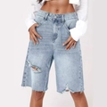 Women's light blue distressed denim bermuda shorts with high waist and frayed hem - XS / Nostalgia Blue