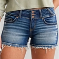 Distressed blauwe denim shorts met gerafelde randen en knoopsluiting voor dames - XS / Blauw