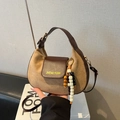 Sac bandoulière demi-rond en daim kaki avec cuir marron et perles en bois colorées - Avec Pendentif / Kaki
