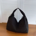 Bolso tote grande negro con asa de nudo y textura de nailon suave - Negro