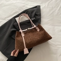 Sac cabas à motif léopard avec bandoulières roses contrastées et texture suédine - Marron