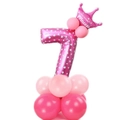 Palloncino rosa numero 7 con cuori bianchi, corona e base di palloncini in lattice - Rosa Cuore Numero 7
