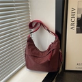 Bolso tote burdeos con estampado de leopardo y correa ancha con tirador de nudo trenzado - Rojo