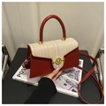 Sac bandoulière élégant en cuir rouge et tweed beige avec boucle en métal M dorée - Rouge