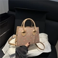 Elegante borsa a tracolla beige con stampa di ciliegie rosse e doppi manici su seta - Kaki