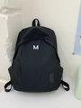 Minimalistischer schwarzer Nylon-Rucksack mit weißem M-Stick und robustem Griff - Schwarz
